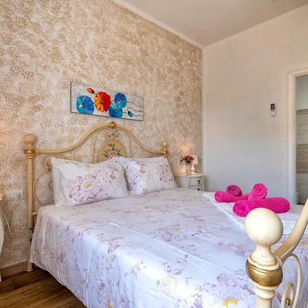 Sara Villa San Pasquale