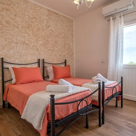 빌라 Sara 소르소