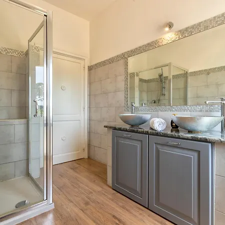 빌라 Sara 소르소